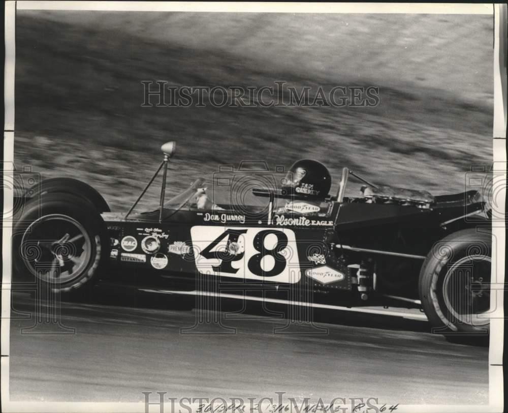 1971 Press Photo Race Car Driver Dan Gurney - lrs05382