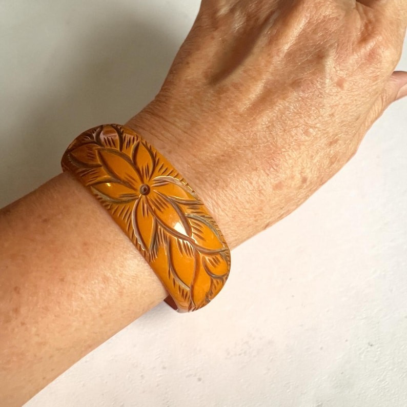 1940's Vintage Bakelite Rich Butterscotch Wide Heavy Floral Carved Bangle