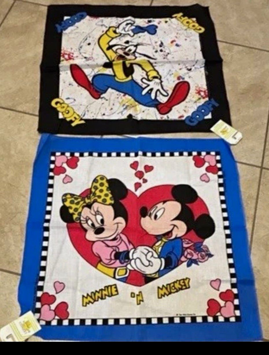 90’s VTG TheWalt Disney Co. Licensed 2-Pack Bandanas Mickey Minnie Goofy NWT USA
