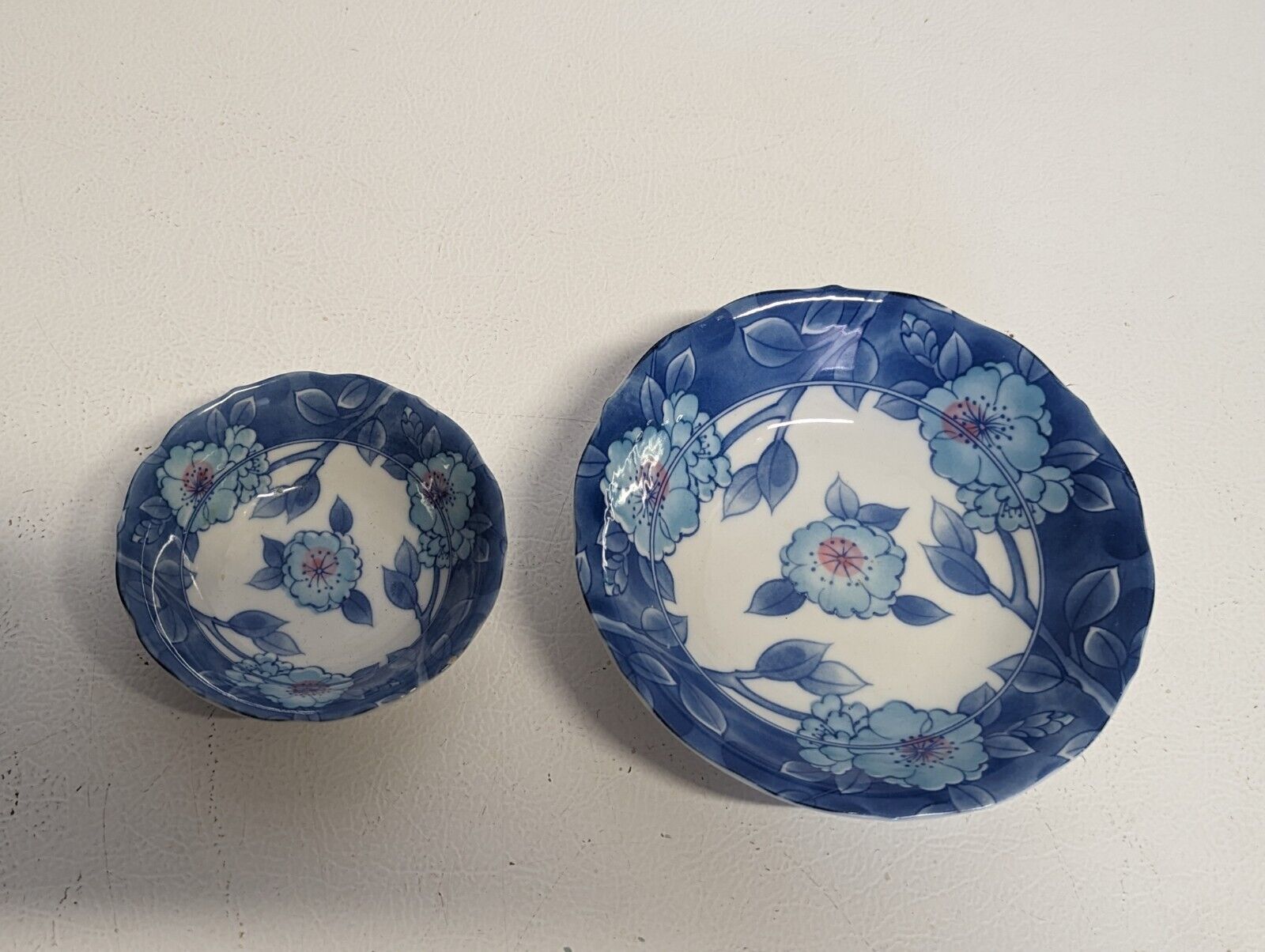 Rare Chinese Two  Hand-painted  Bowls 1800 Qing Era