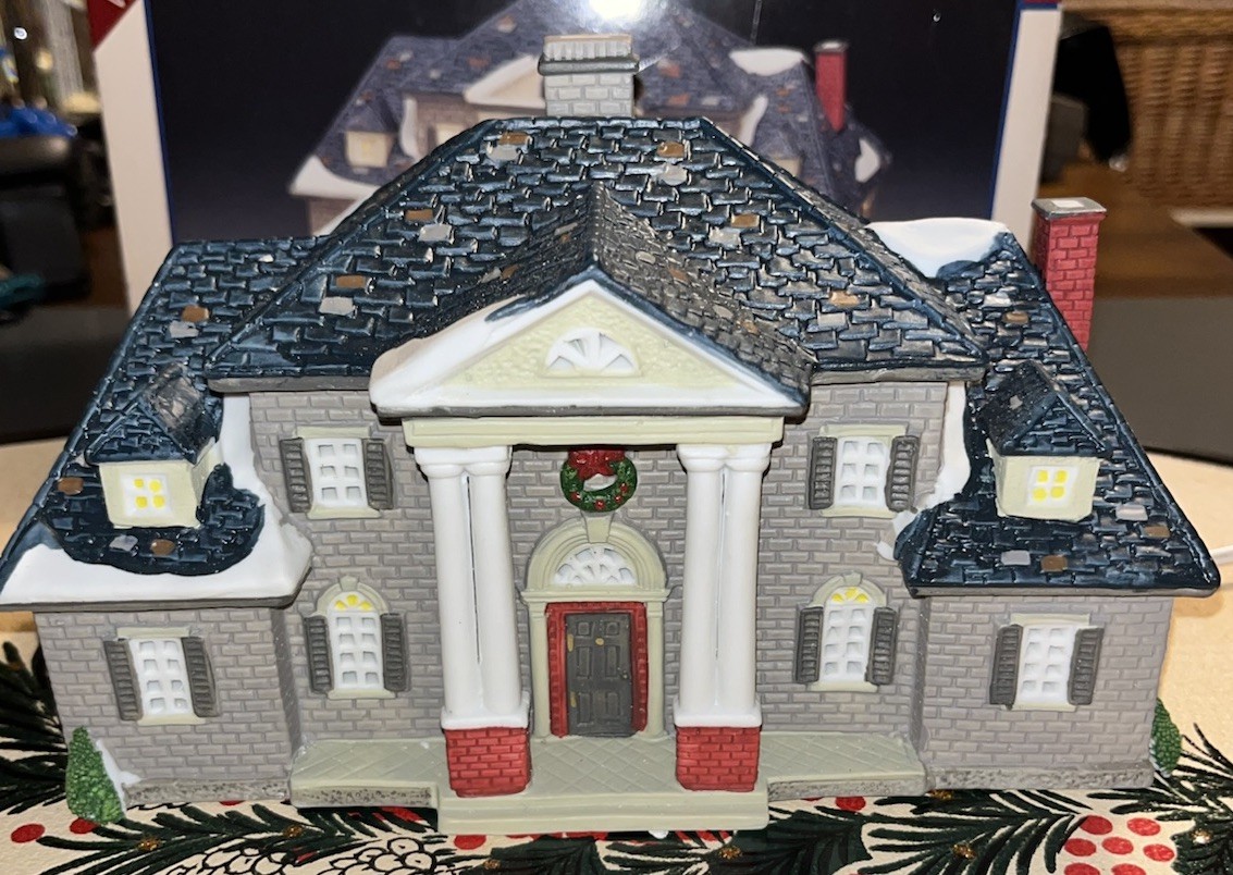 Vintage 1995 Lemax Dickensvale Christmas Village Porcelain Lighted House w Box
