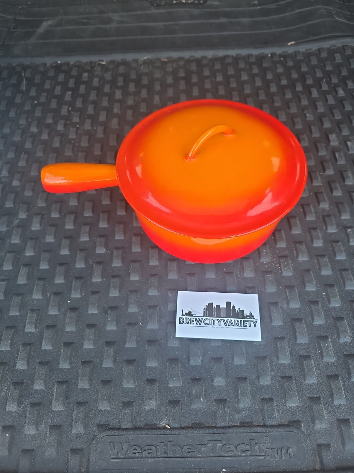 VINTAGE DESCOWARE FLAME ORANGE CAST IRON ENAMEL SAUCEPAN & LID BELGIUM VINTAGE DESCOWARE FLAME ORANGE CAST IRON ENAMEL SAUCEPAN & LID BELGIUM