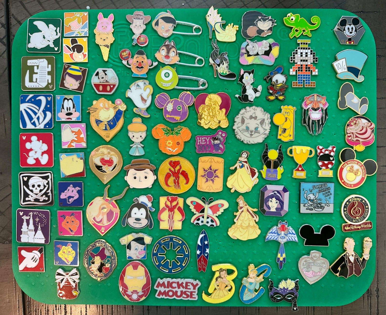 Disney Trading Pins - Lot of 25 - No Duplicates - 100% Park Tradable