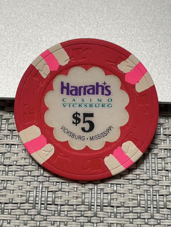 $5 HARRAH\'S CASINO CHIP POKER CHIP VICKSBURG MISSISSIPPI GAMBLING