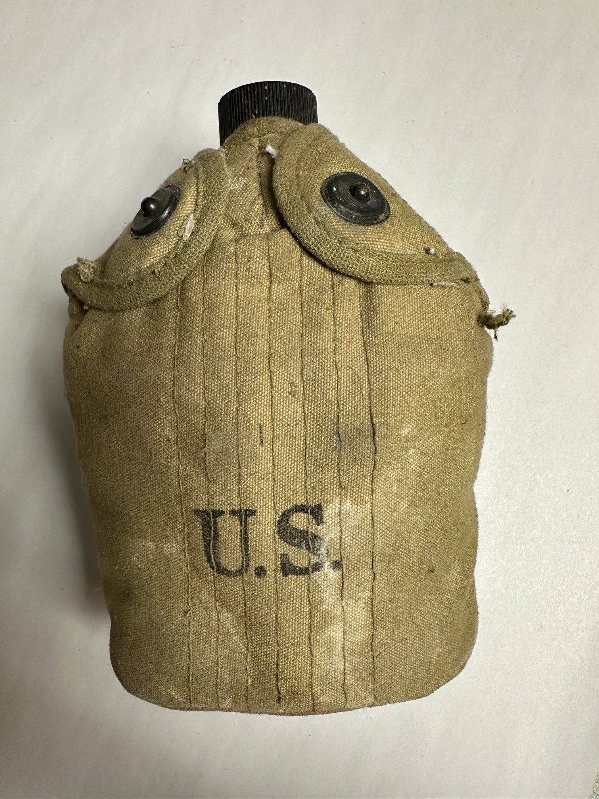 US GI WWII 1942 DATED PARATROOPER CANTEEN WITH COVER AND CUP.