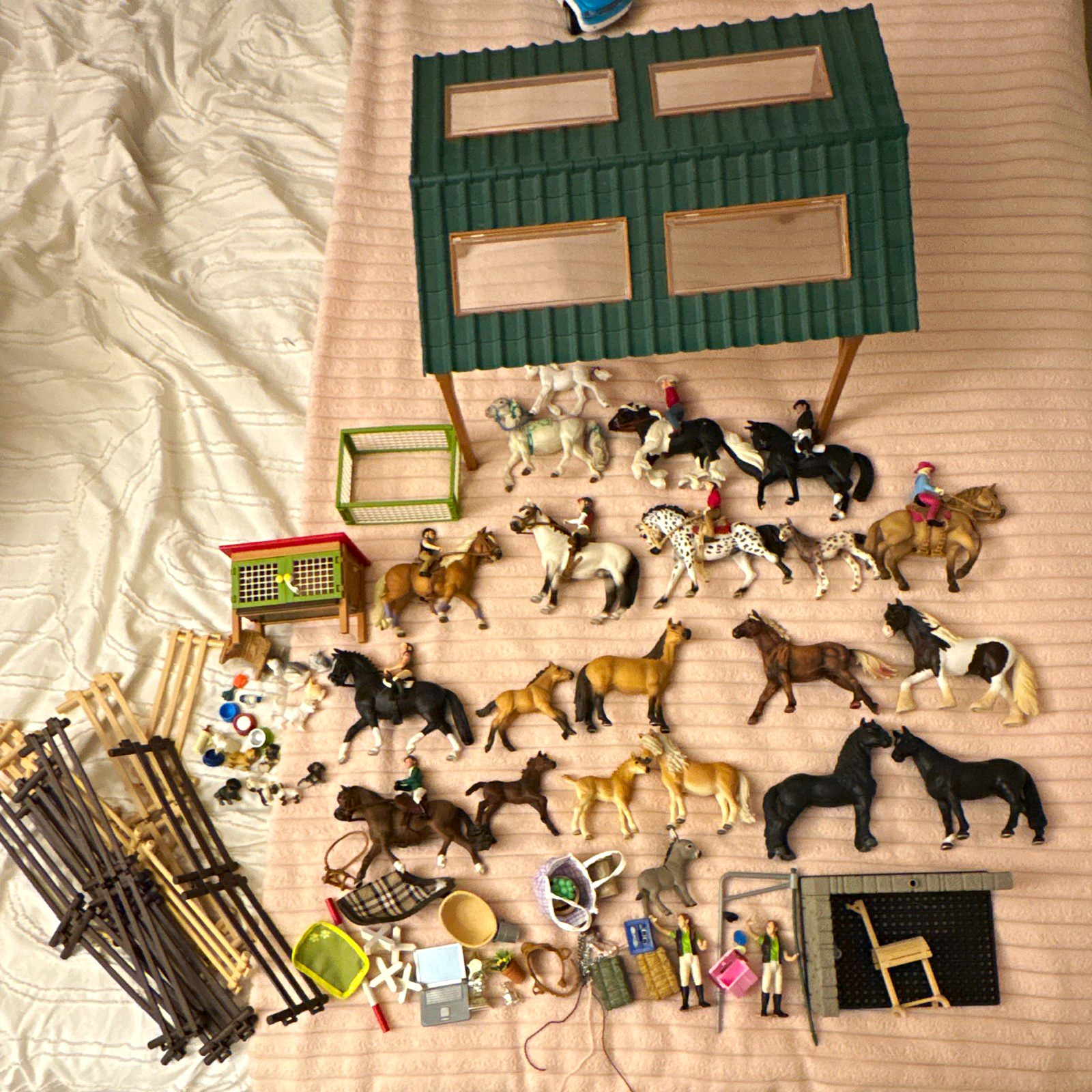 Schleich horses and animals Mixed Lot with Riders, Accessories & Stable Pieces