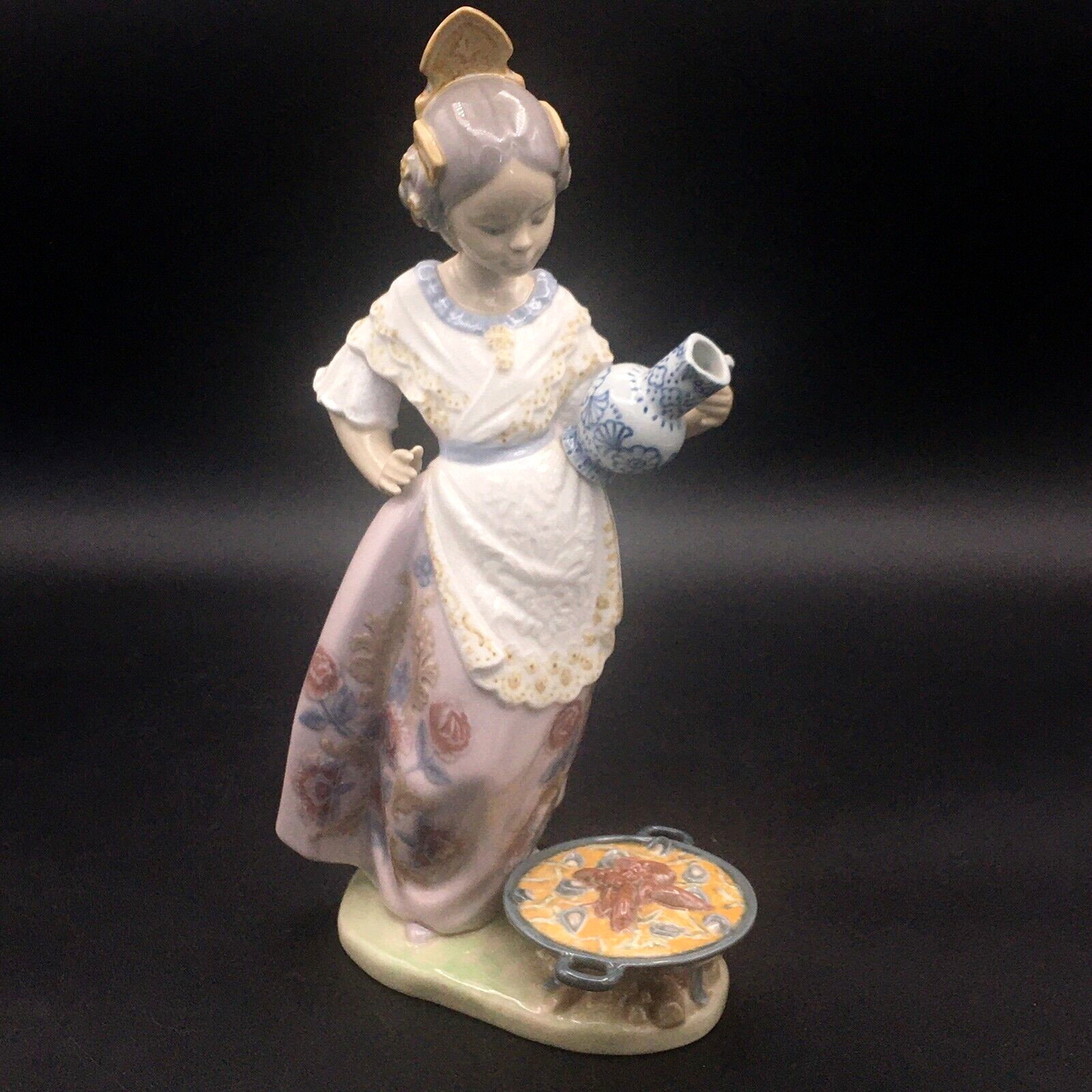 Lladro 5254 Making Paella Retired Spanish Lady Figurine Porcelain Spain