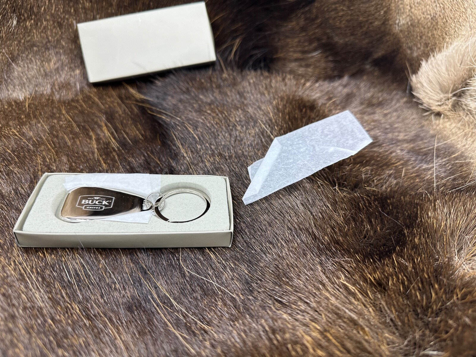 BUCK Silver Etched with Buck Logo Key Chain  Mint In Box++++