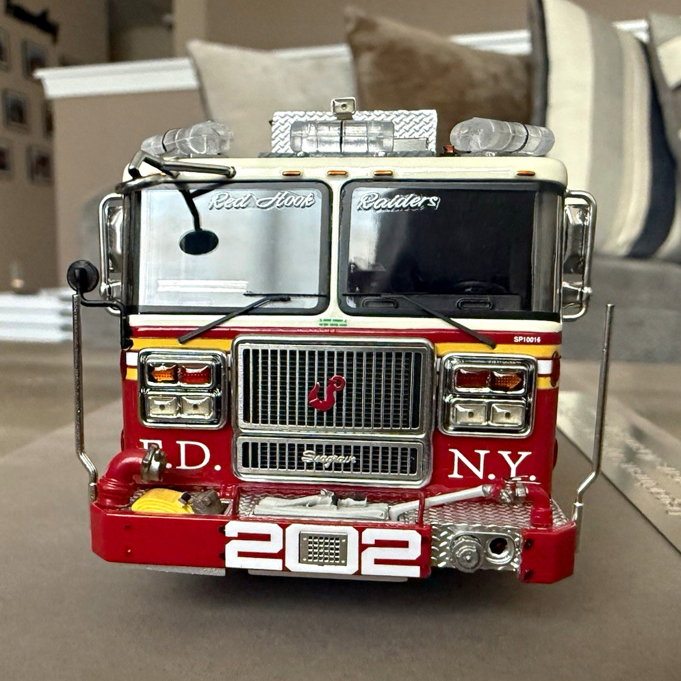 Fire Replicas FDNY Engine 202 Seagrave Marauder II Pumper w/ Case & Box 2002