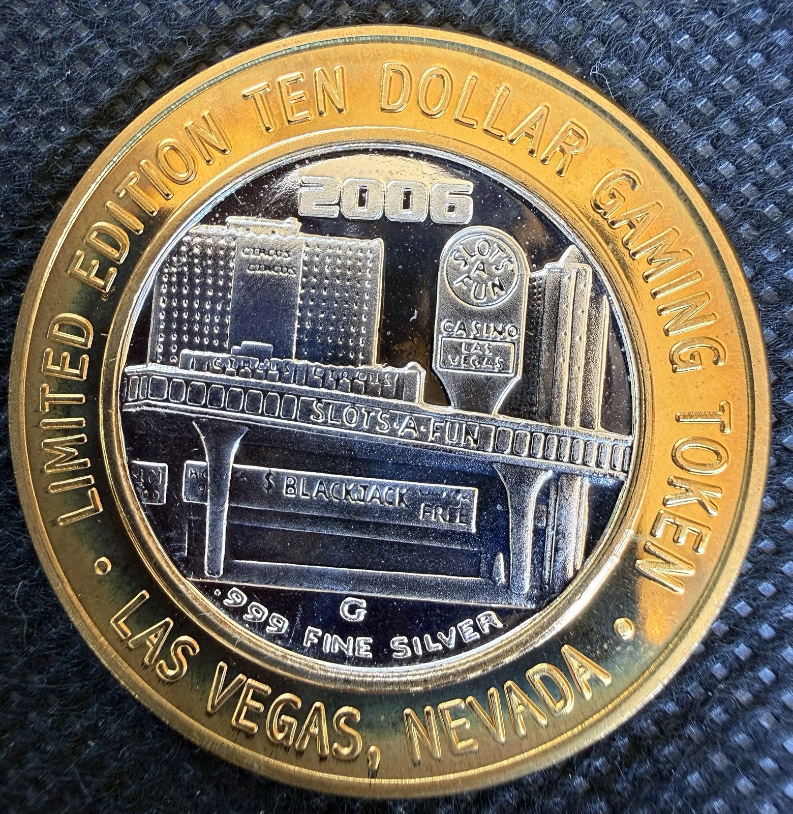 ⭐️SLOTS-A-FUN HOTEL & CASINO Limited Edition 999% .6 Oz Pure Silver Strke Center