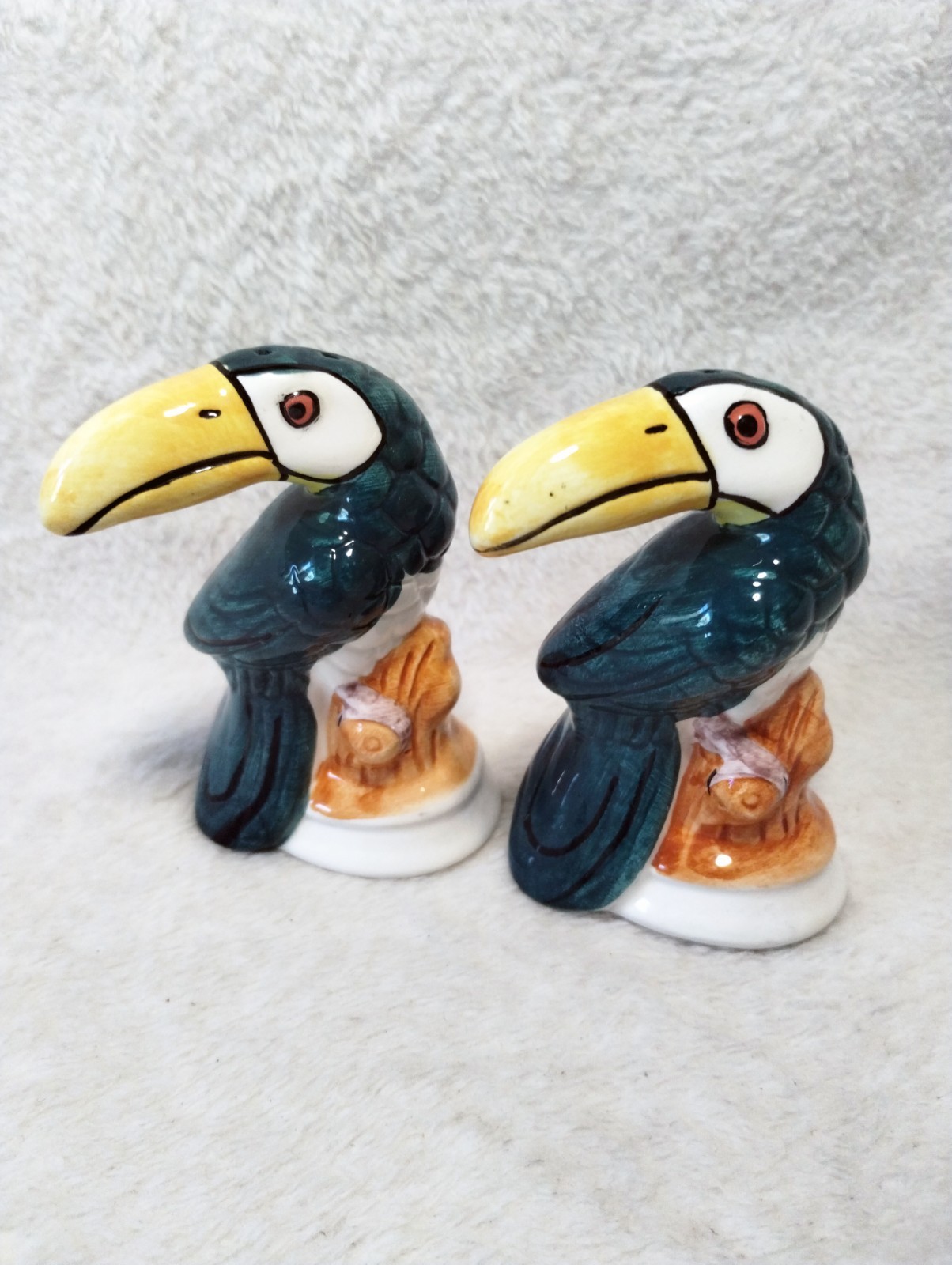 Vintage St Thomas Virgin Islands Ceramic Toucan Salt Pepper Shakers Souvenir Set