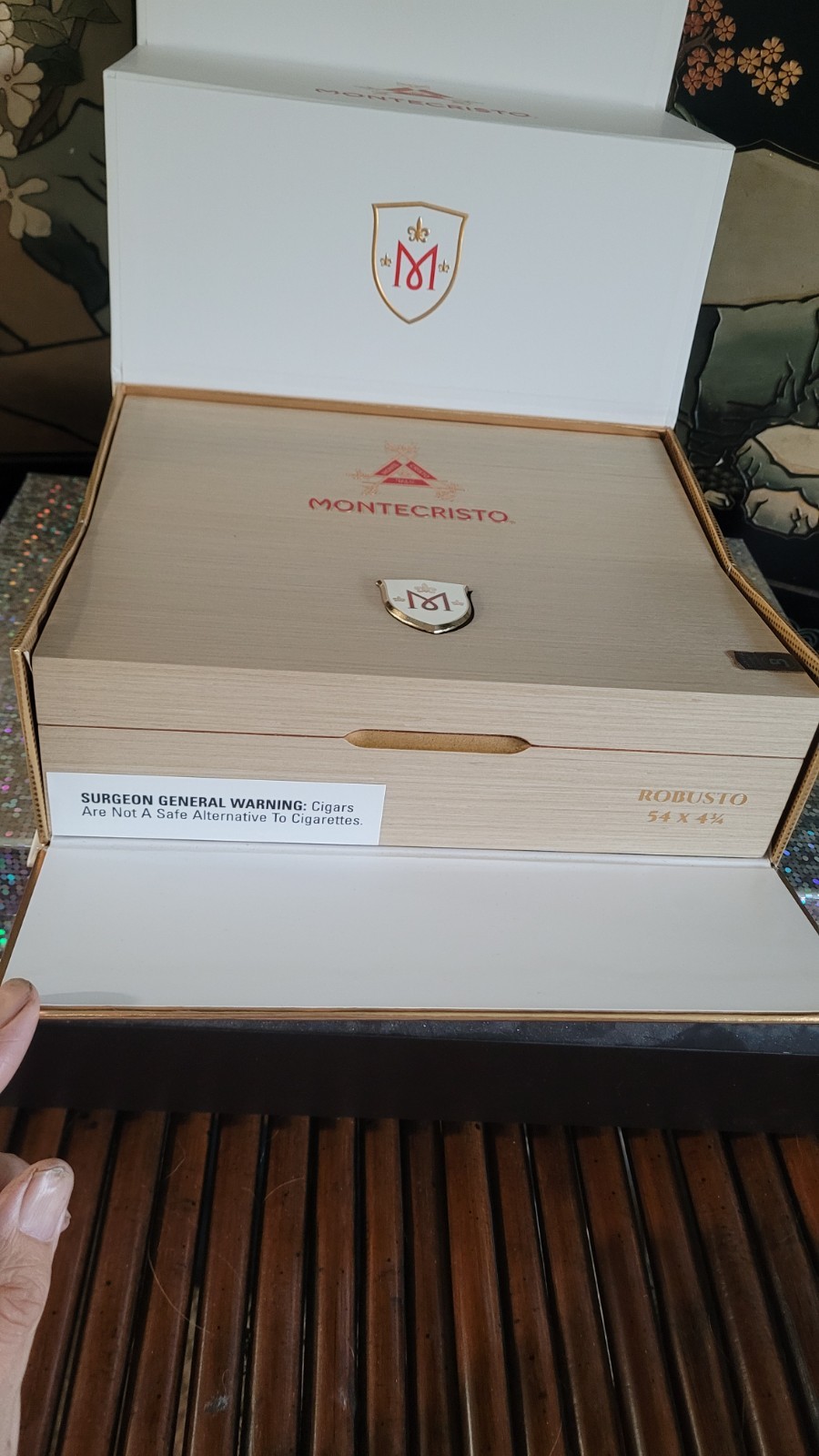 MonteCristo M No 2 Wooden Cigar Box W Box 9.875 x 8.5\