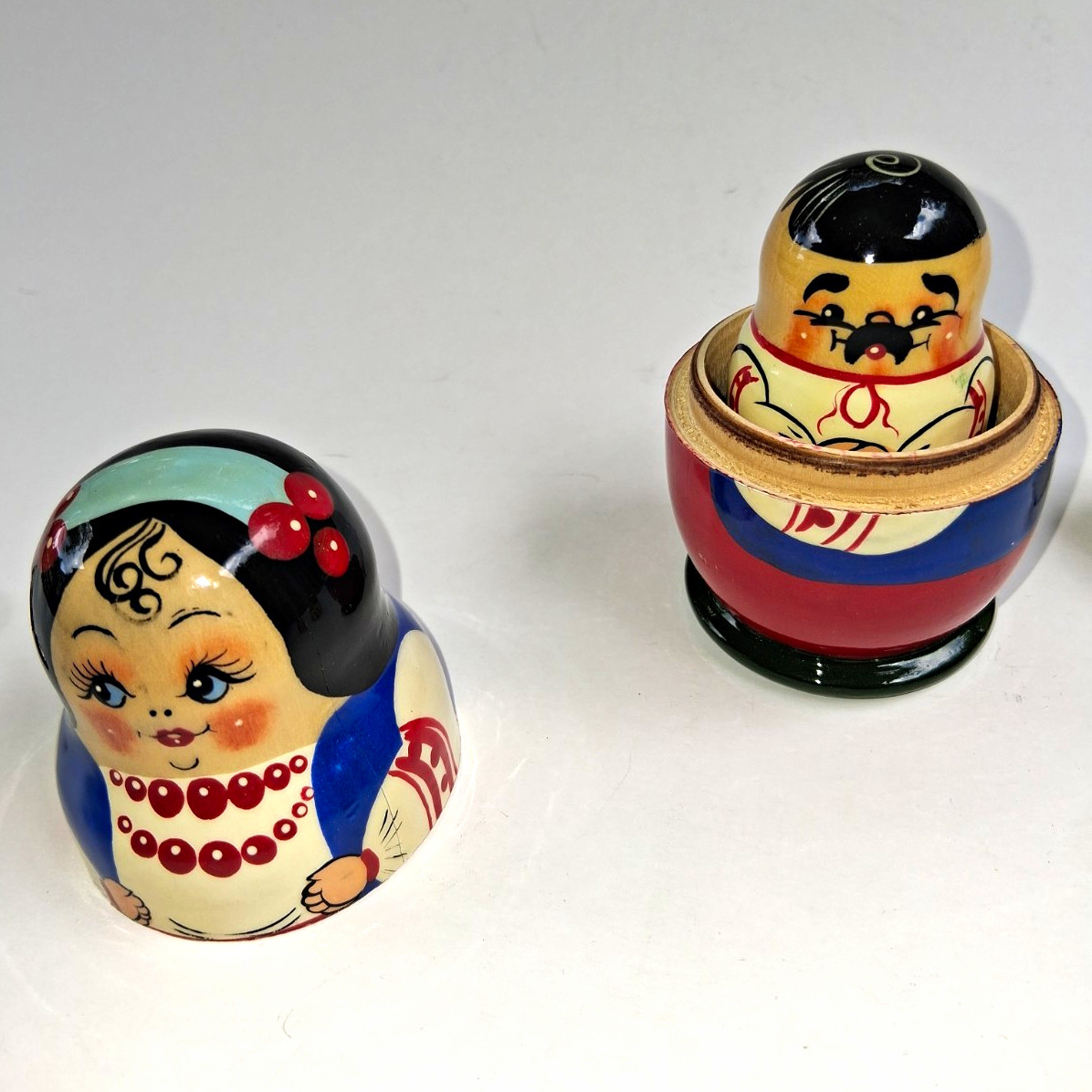 Vintage 4pc Ukrainian Nesting Dolls Matryoshka Family Set - Mom Dad Girl Cat