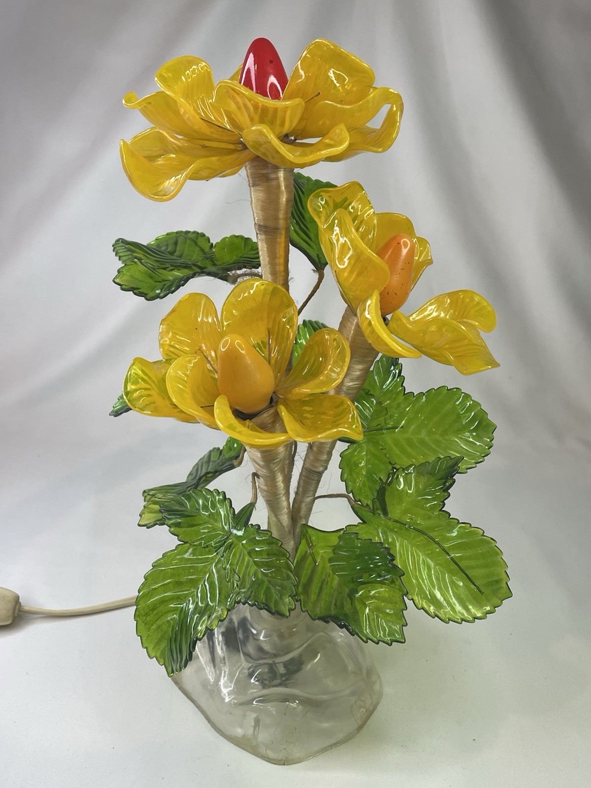 Vintage 1970’s Lucite Acrylic MCM 12” Flower Table Lamp