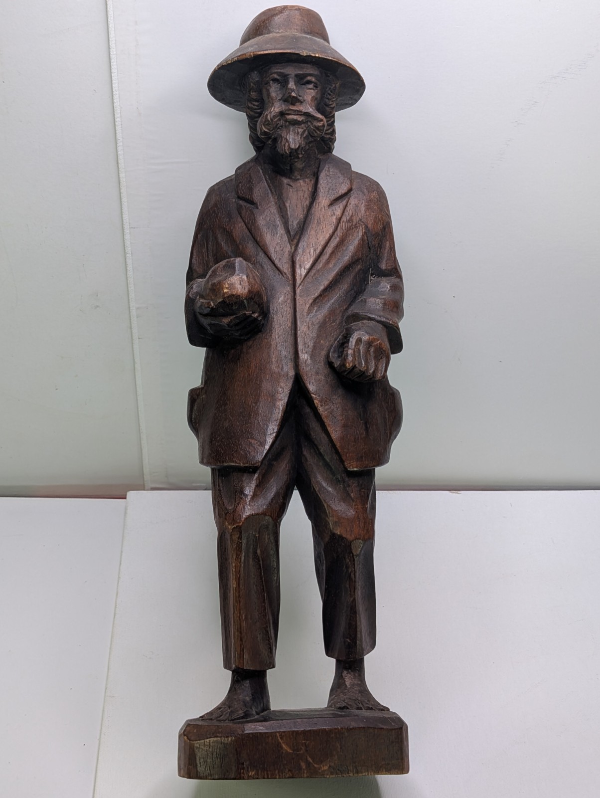 Vintage Hand Carved Wood Gentleman Figure 16