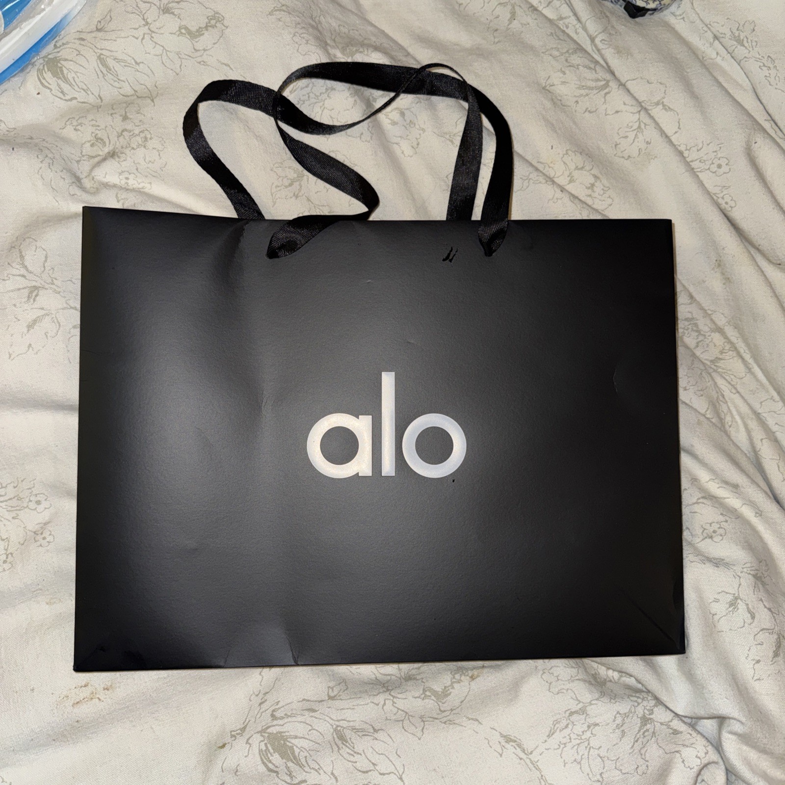 ALO Yoga Black Shopping Bag Retail Gift Store Logo Paper Bag Medium 16x12