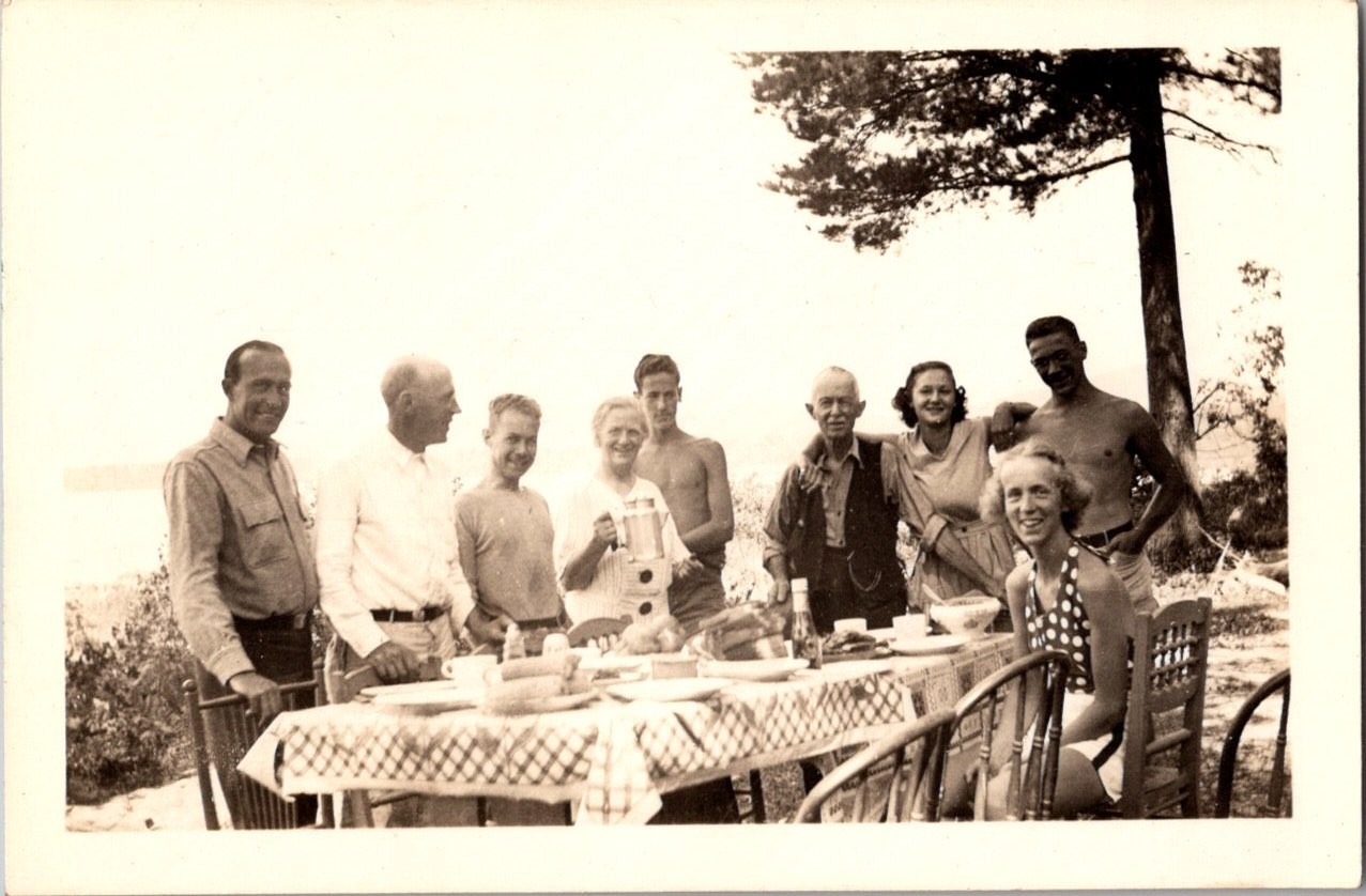 Vintage 1930s-40s Family Friends Picnic Lake Cabin Group Photo Snapshot Original
