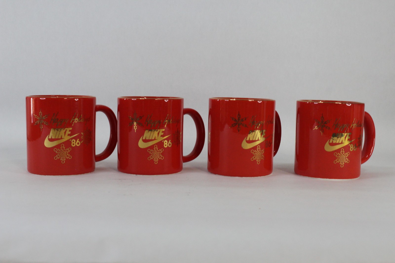 Rare Vintage Nike '86 Happy Holidays Red & Gold Ceramic Coffee Mug Set (4) Japan