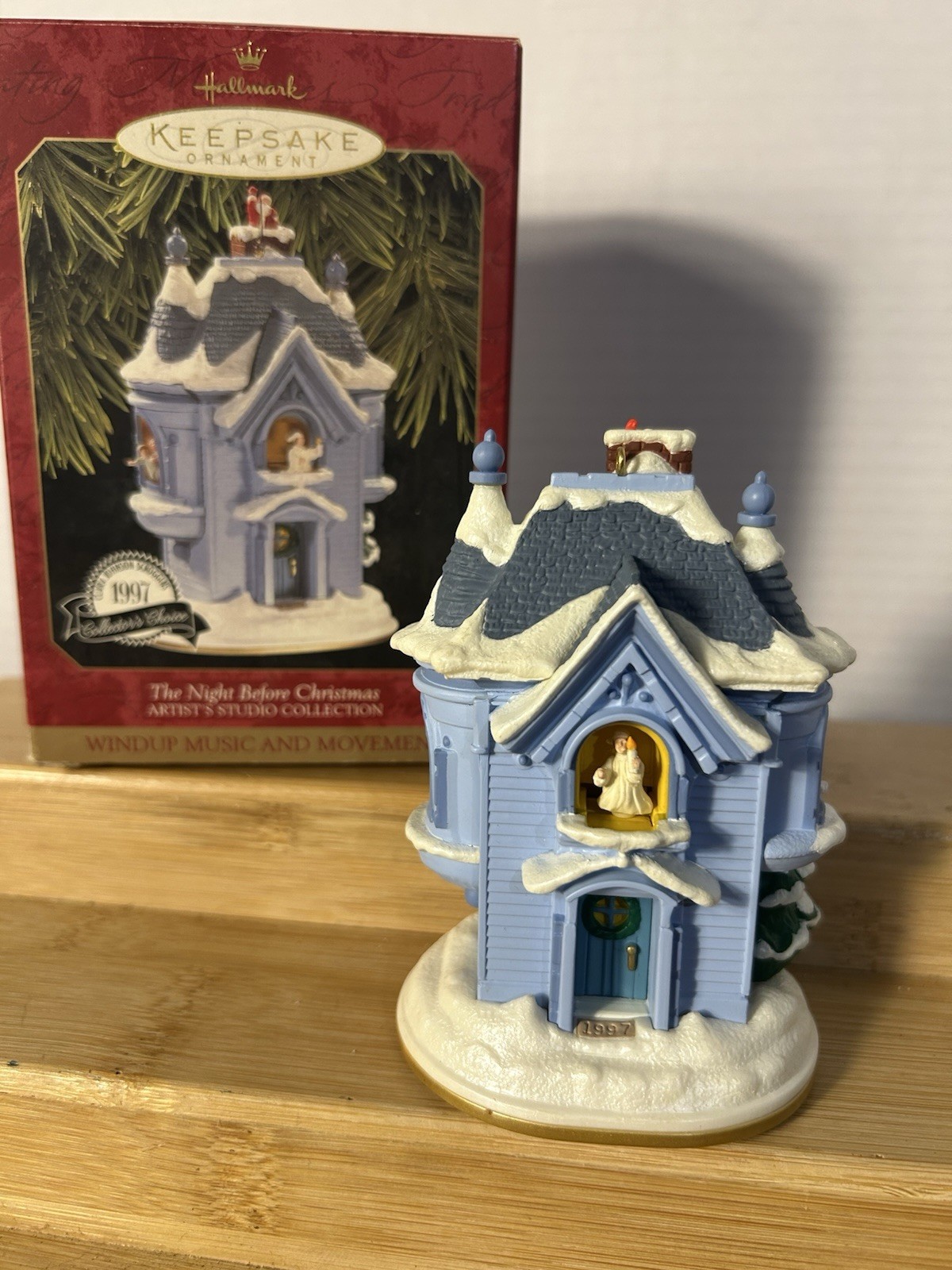 Hallmark Keepsake Ornament The Night Before Christmas Windup Music & Motion 1997