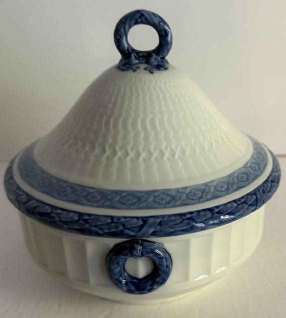 Vintage Royal Copenhagen “Blue Fan ”Lidded Tureen by ARNOLD KROGH