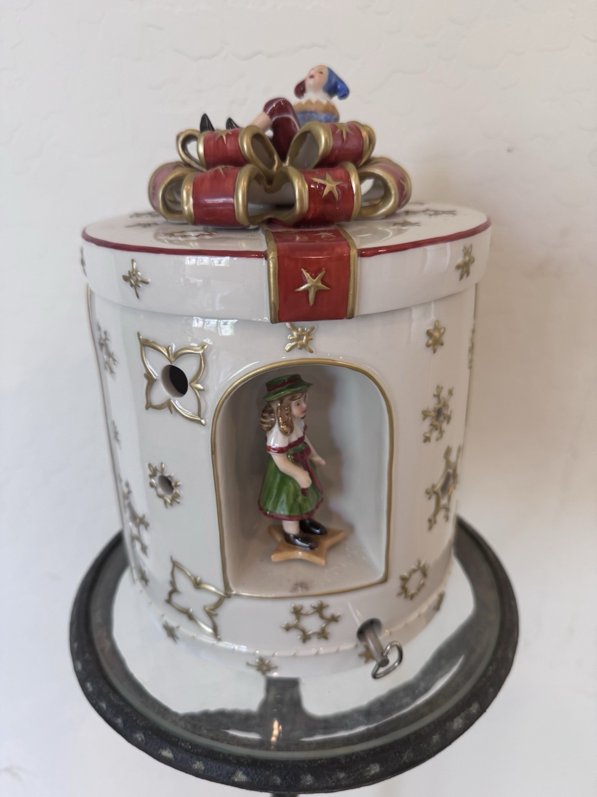 Villeroy And Boch White Christmas Toys Box Candle Holder With A Music Box 2005