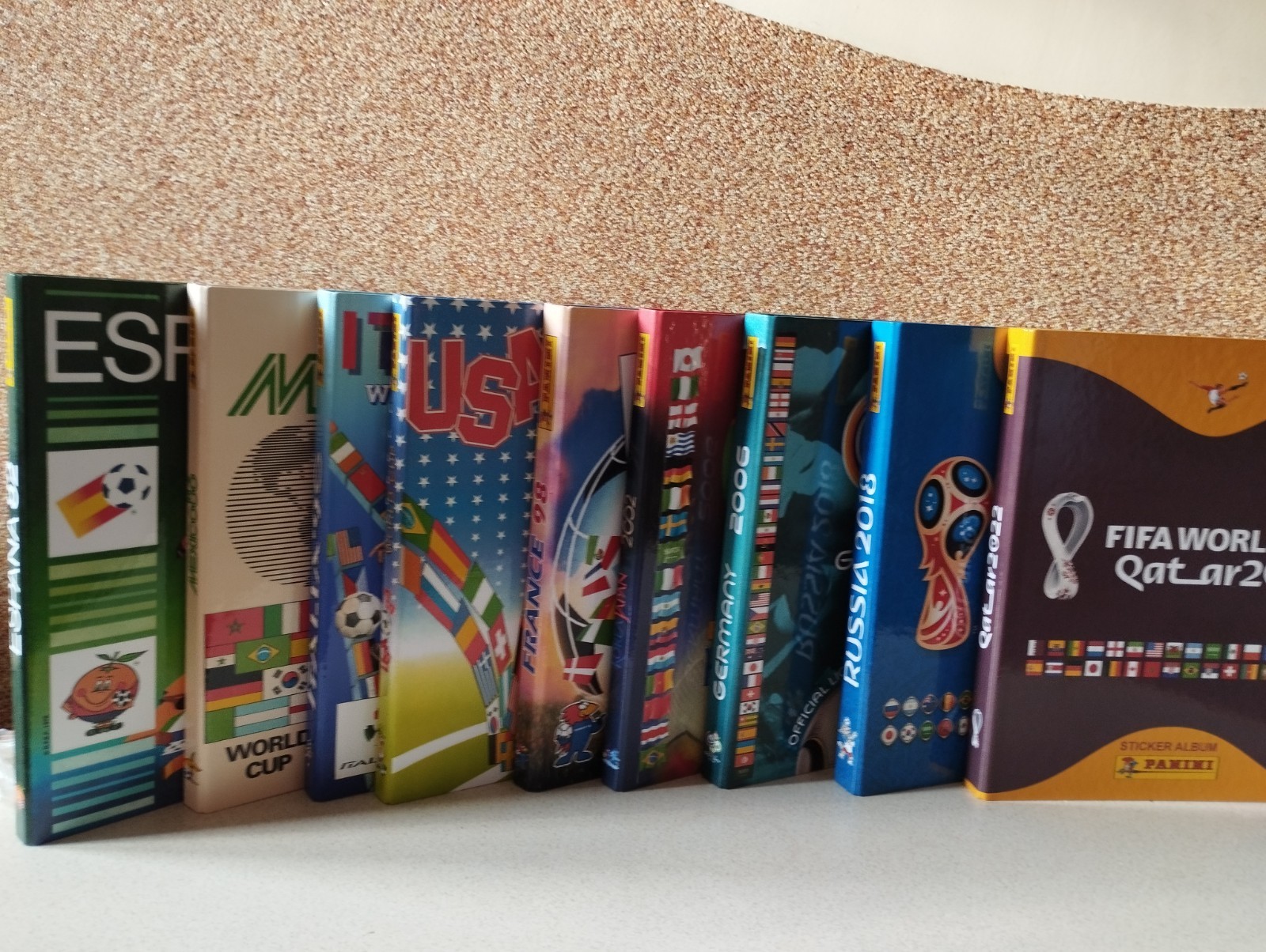 Binder for storing collections panini