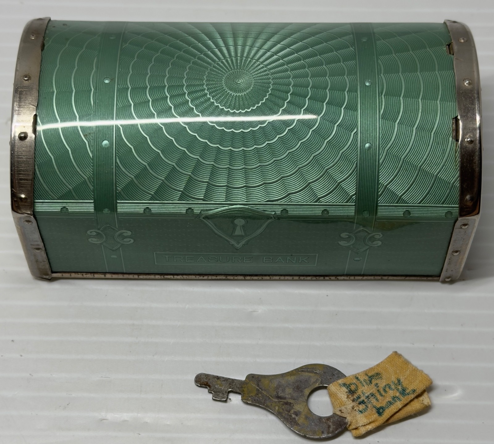 vtg  1930\'s Zell Products Coin Mini Treasure Bank. KEY LOCK