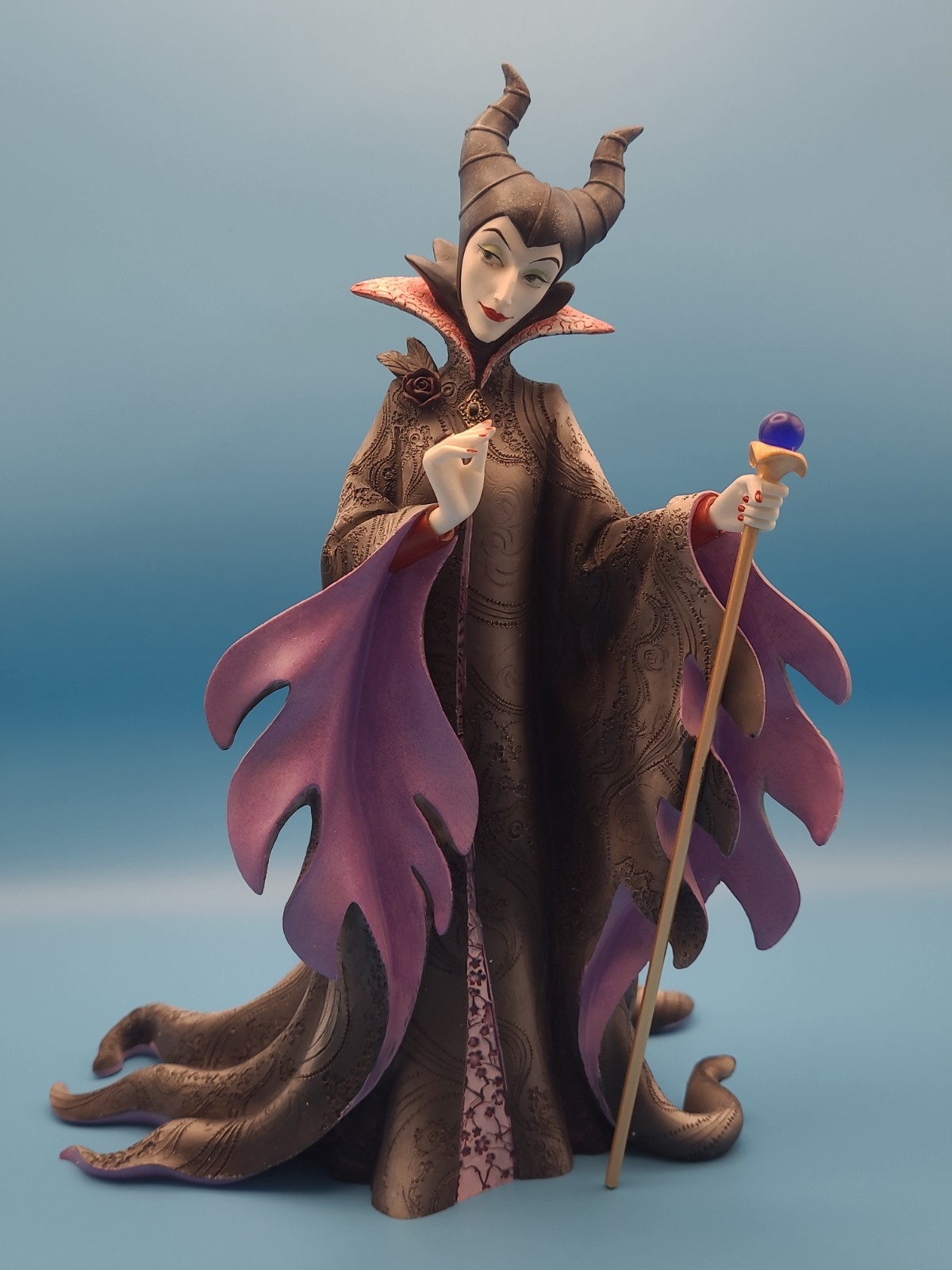 Disney Showcase Couture de Force Maleficent Enesco Figurine 4031540