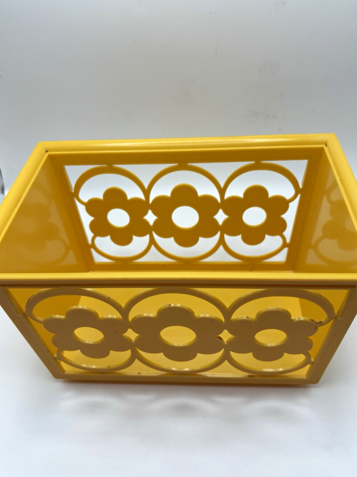 Vintage Yellow 70s Mod Flower Power Daisy Plastic Napkin Holder MCM Retro Kitsch