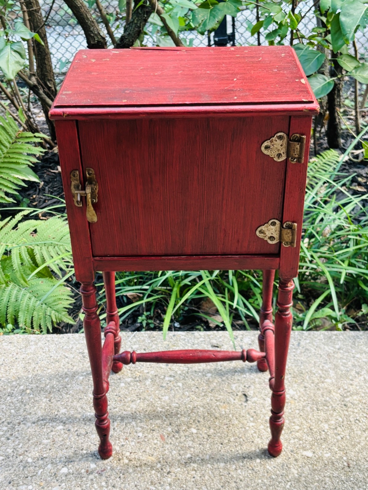 VTG 20s SCHULZE&VAN STEE RED PAINTED WOOD HUMIDOR CABINET STAND TABLE TOBACCIANA