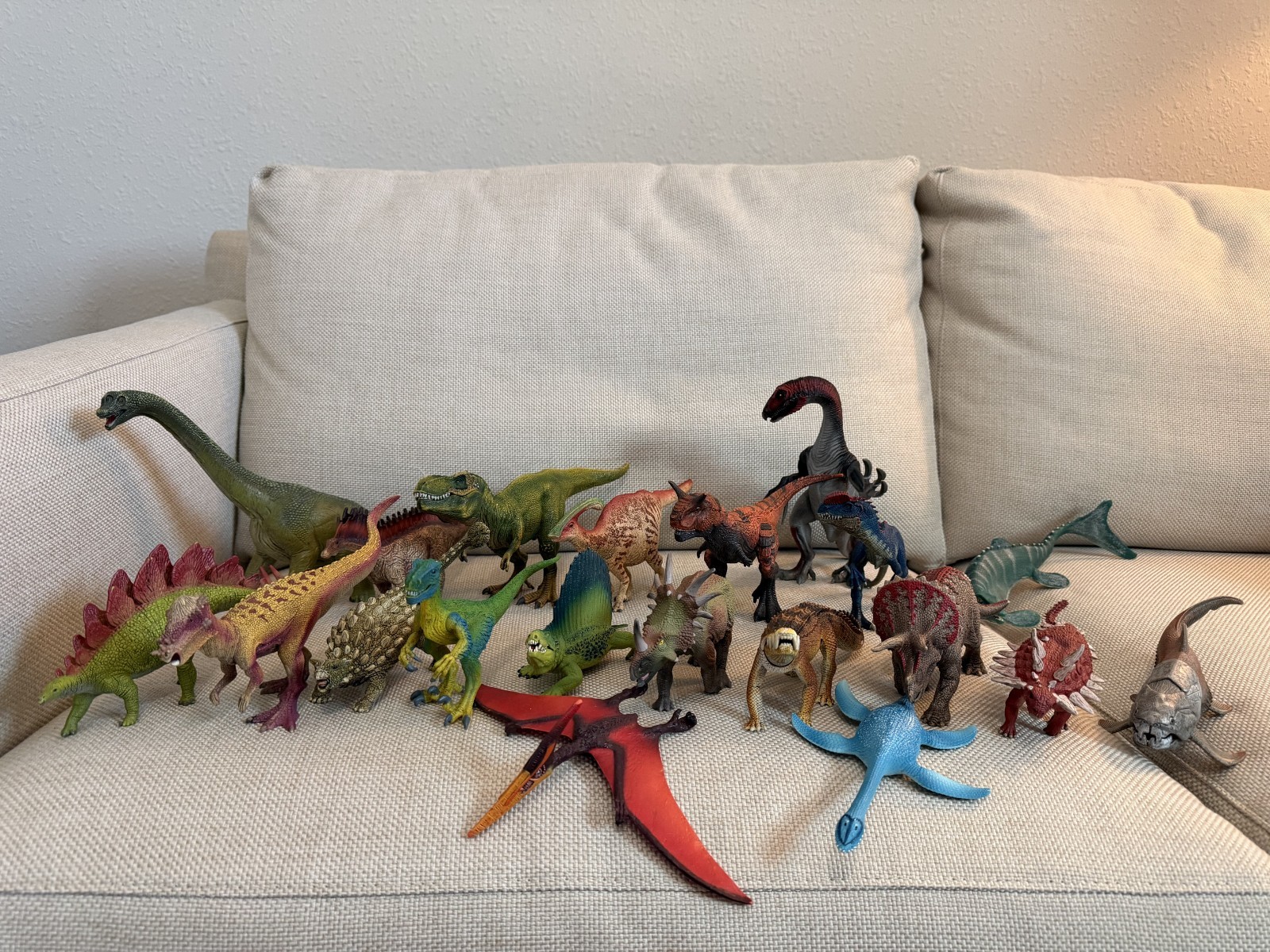 Schleich Dinosaur Lot of 20 Figures T-Rex Mosasaurus Therizinosaurus & More