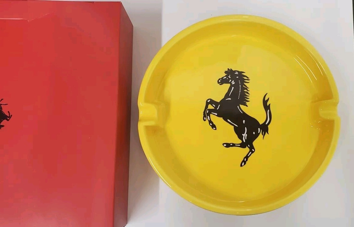 Factory Large Ferrari Scuderia yellow ashtray 24 cm / 9,5 