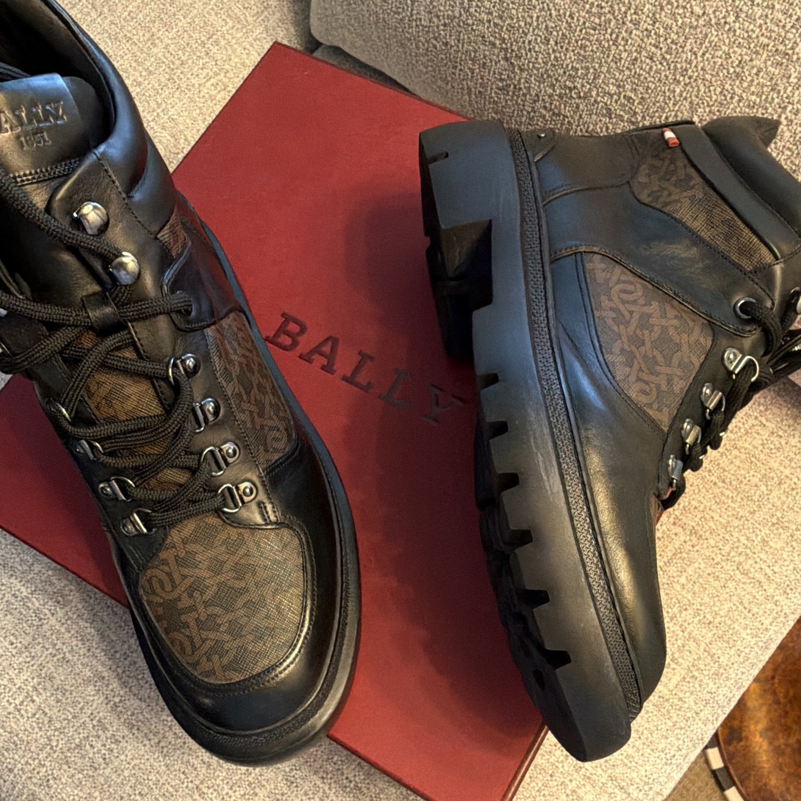 Bally Valensy Alpine Hiking Boot Men’s w/ B Monogram Size 10.5 US