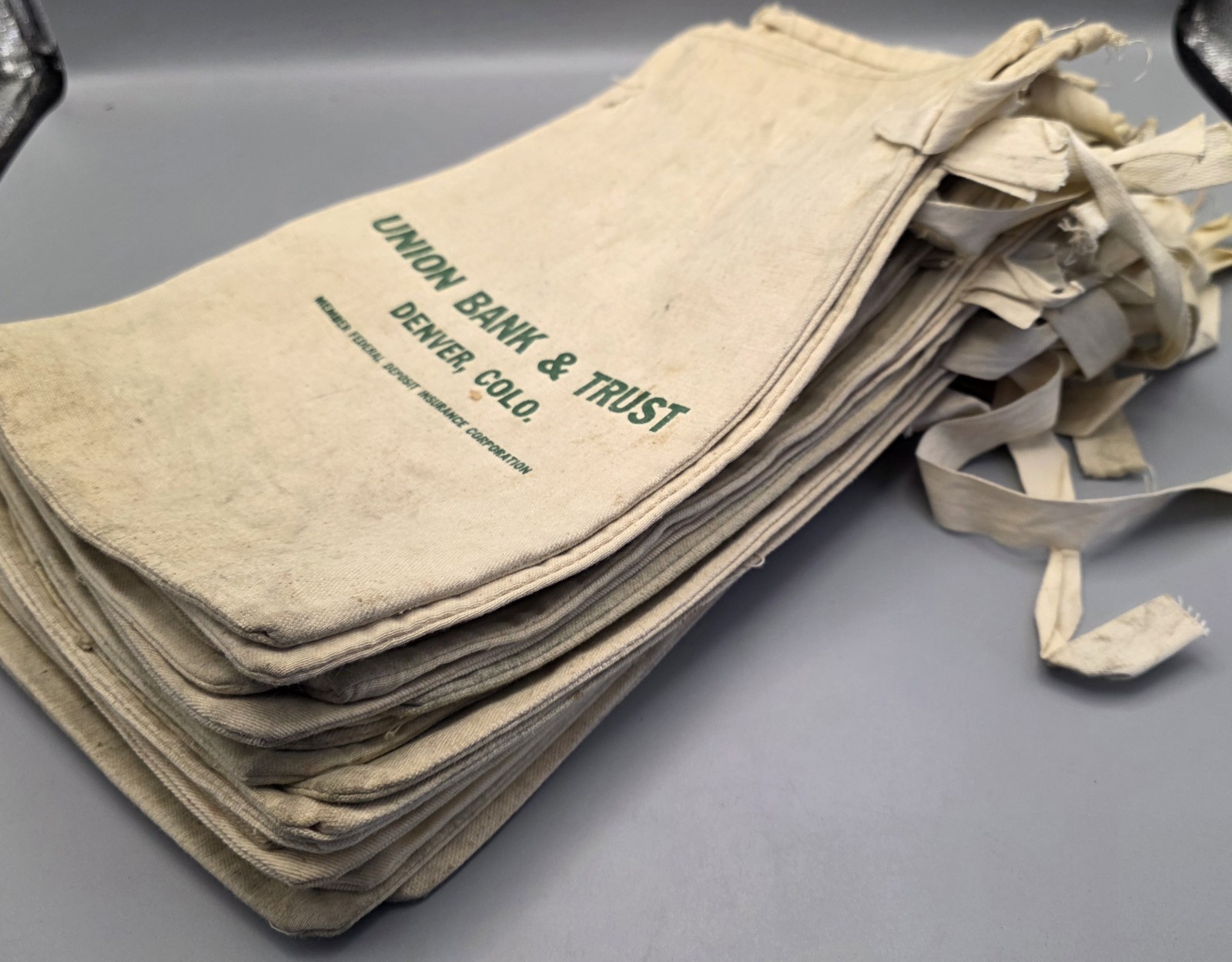 Vintage Lot Of 25 Union Bank & Trust Denver Colo Canvas Bank Bags