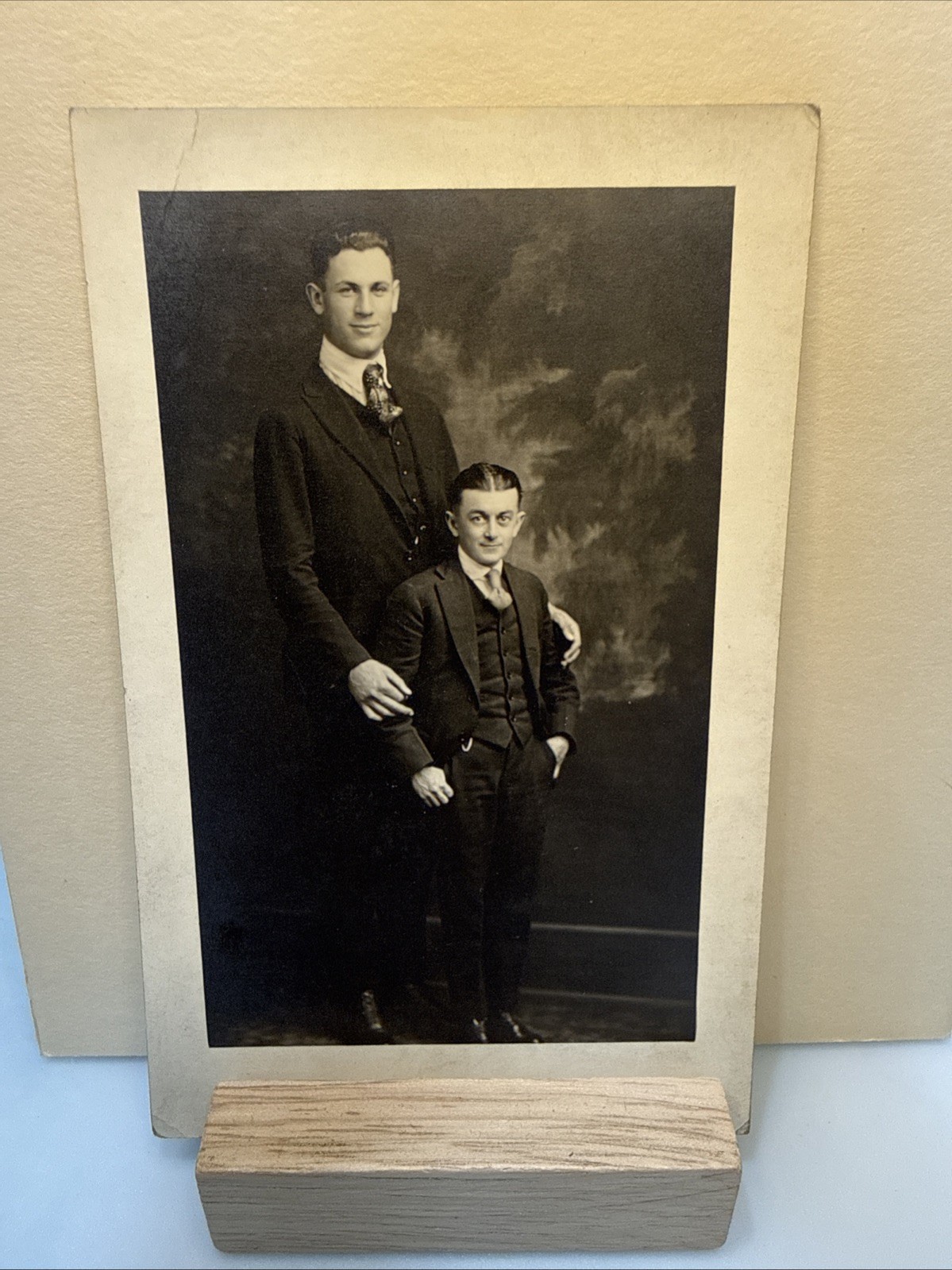 1904–1907 RPPC Oddity Portrait Giant & Small Man Extreme Size Contrast