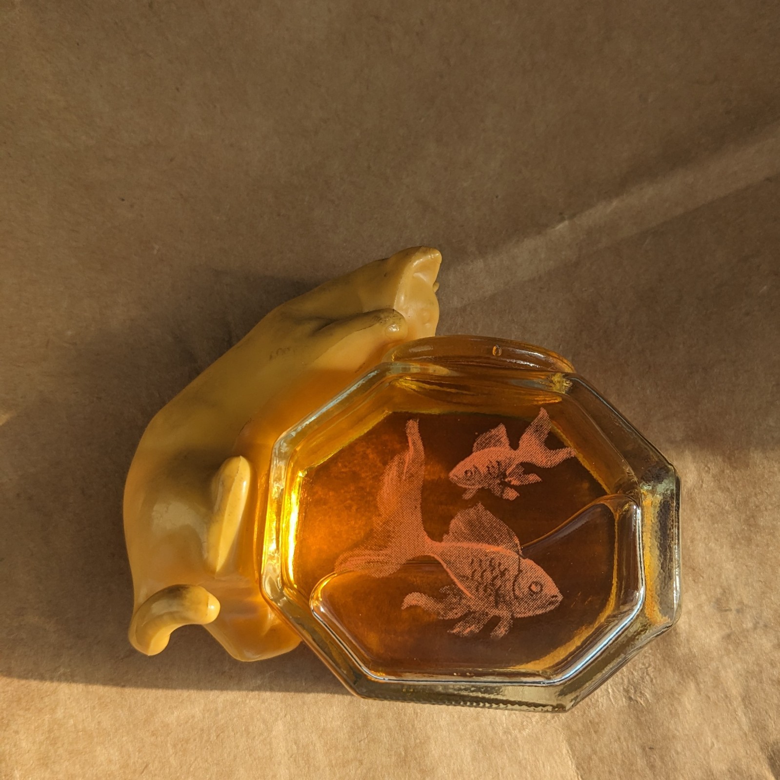 Avon Vintage Perfume Bottle Curious Kitty Fishbowl Collectible 2.8 oz Bottle