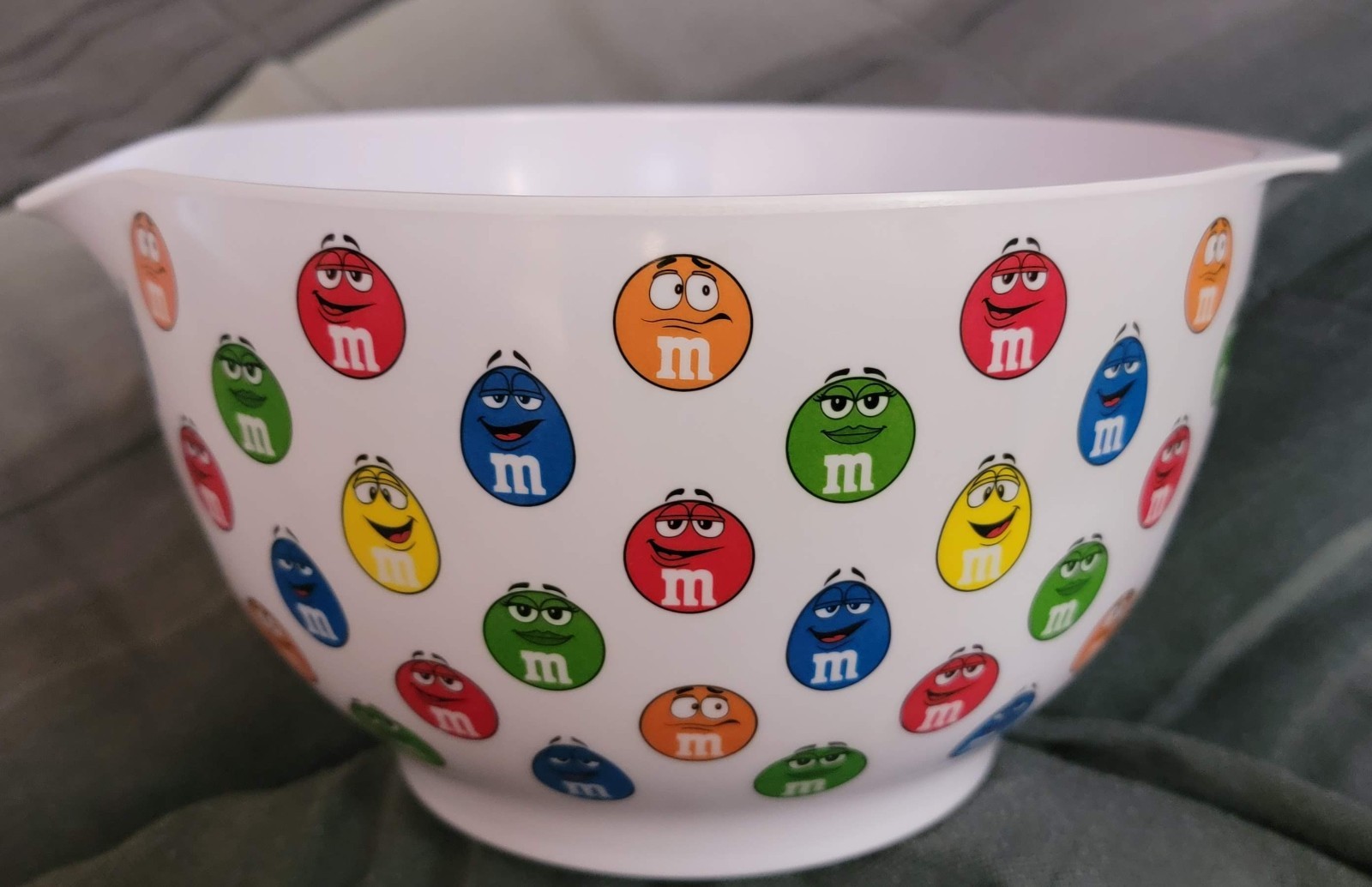 M&M'S World 2011 Melamine Mixing Bowl 8
