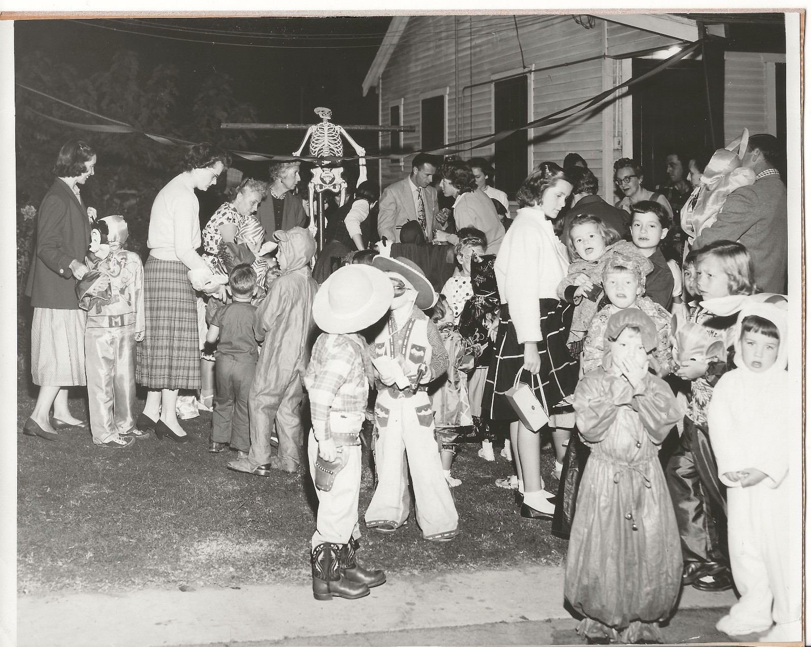 Antique Halloween Photo Kids Dressed up in Creepy Costumes 1940s 50s 8\