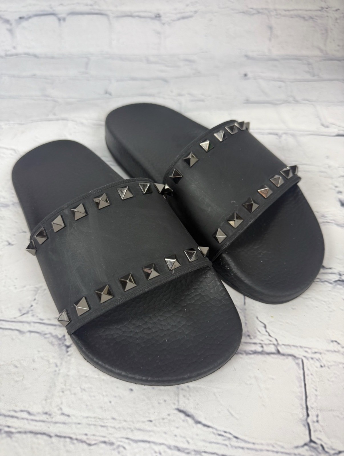 Valentino Garavani Black Rockstud Rubber Slides Size 37 6-6.5