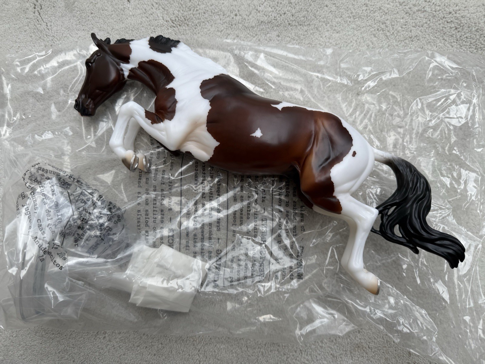 STUNNING NEW Breyer BreyerFest Horse #10482 Hoopla Bay Pinto Bristol Jumper WB STUNNING NEW Breyer BreyerFest Horse #10482 Hoopla Bay Pinto Bristol Jumper WB