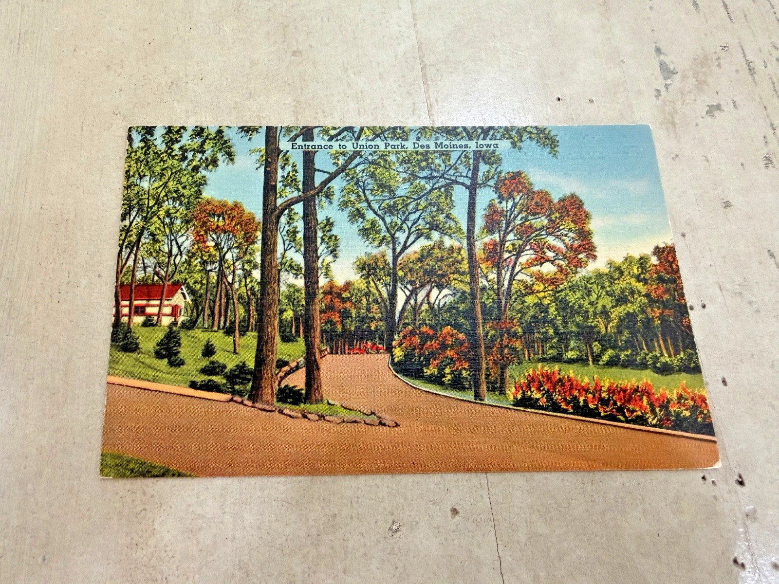 Entrance To Union Park Des Moines Iowo Postcard Unposted