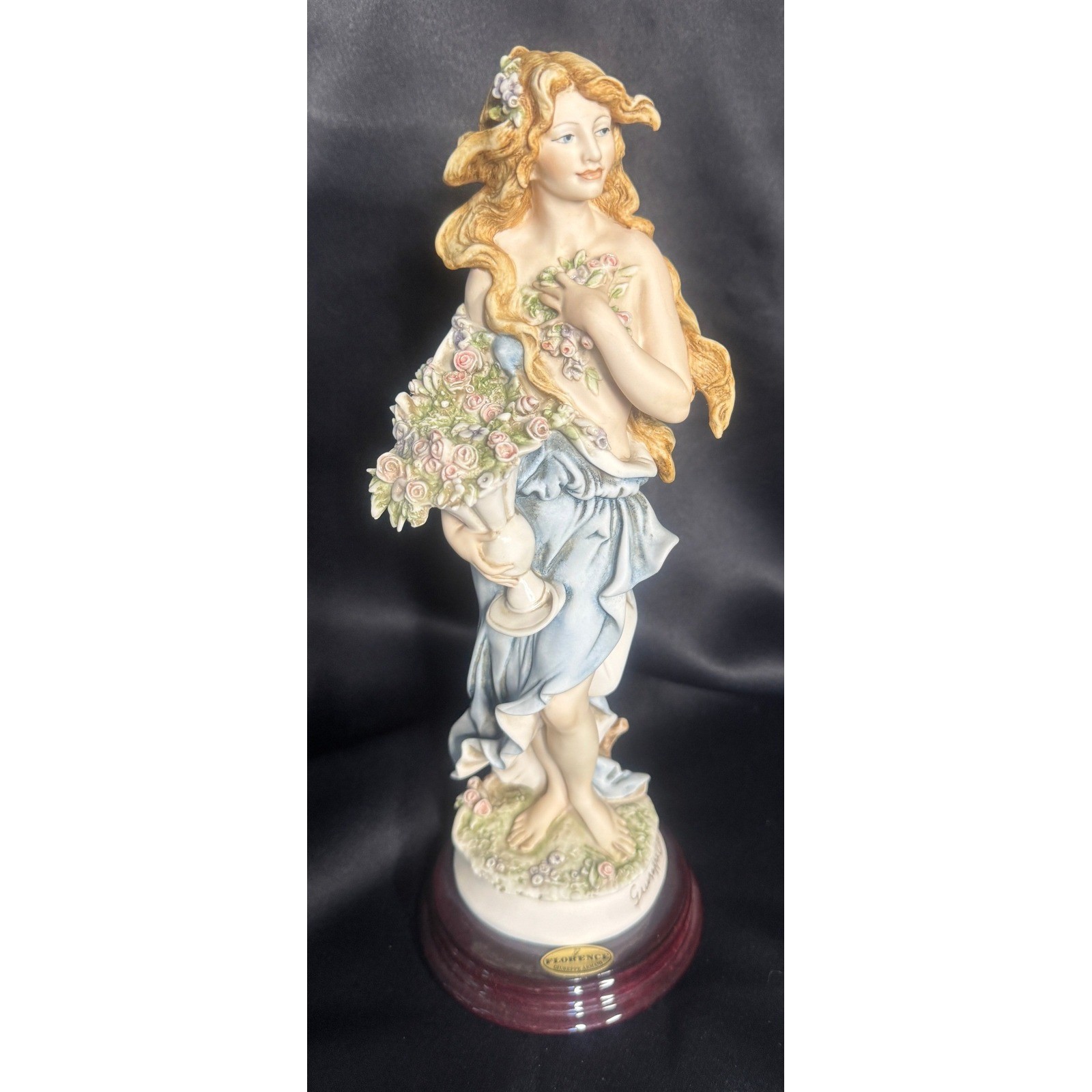 Giuseppe Armani Florence Figurine 1992 Spring Woman with Roses Italy 12.5\