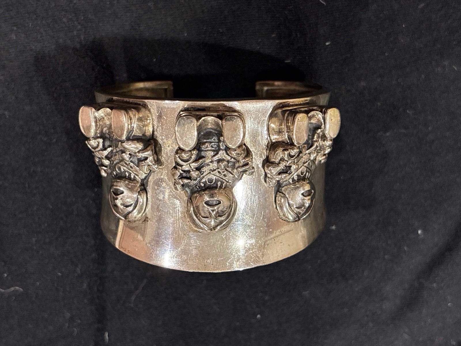 Vintage Yellowhorse Large Sterling Storyteller Bracelet/Cuff