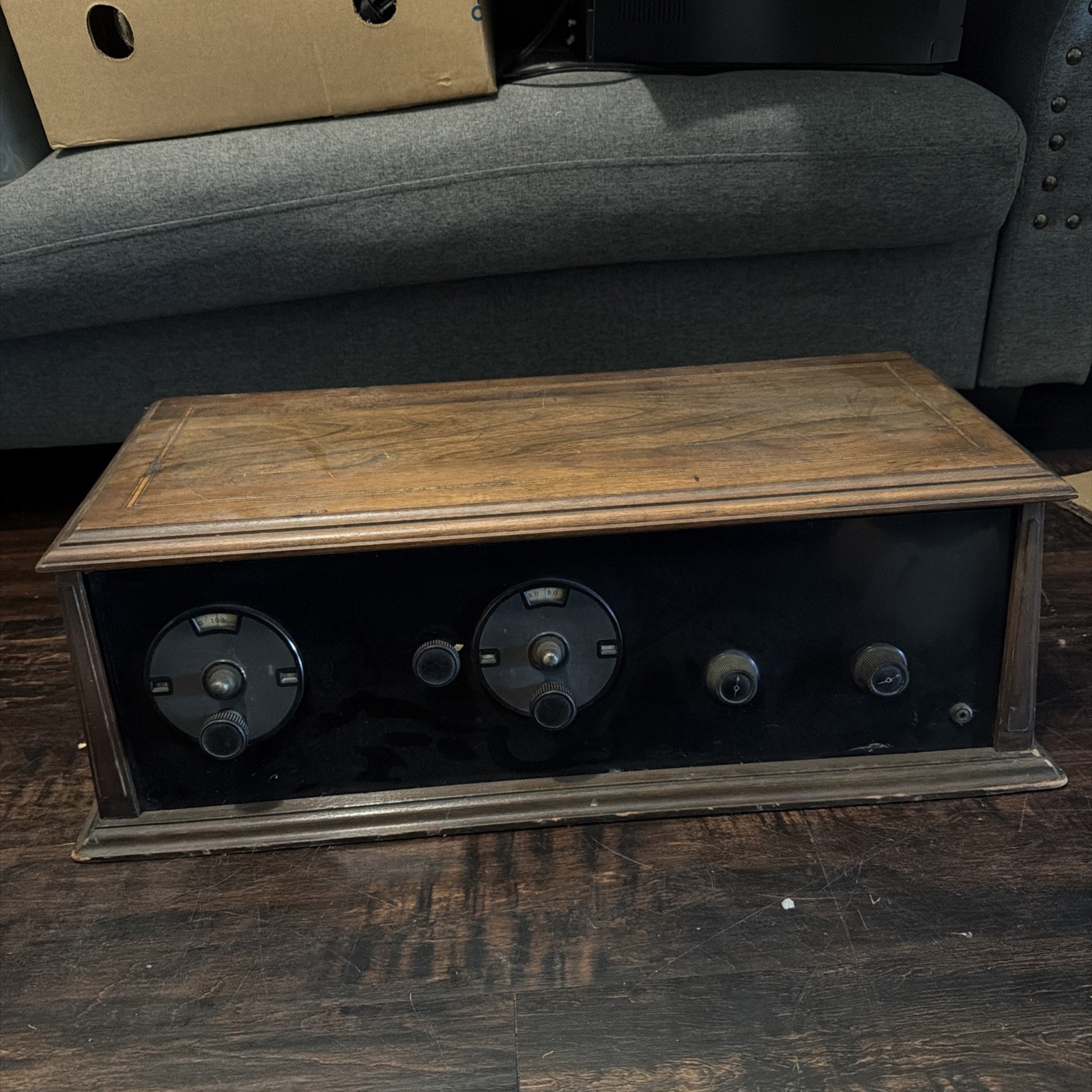 Antique Tube Radio Atwater Kent ? Large 4 tubes Parts Or Repair RCA