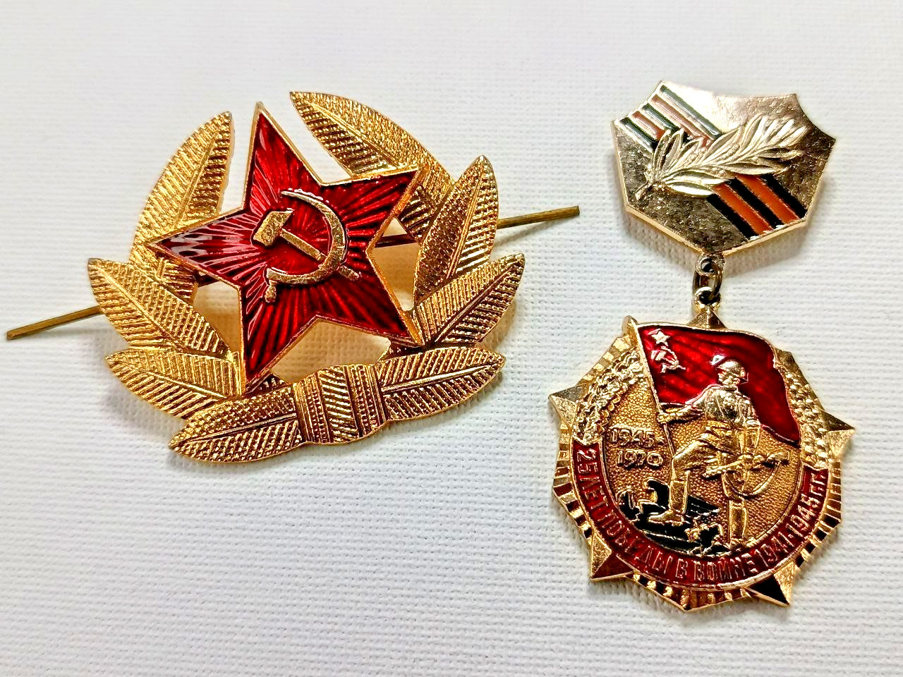 Soviet Russian Soldier\'s Cockade and Veteran Badge 25 Years of Victory WW2 USSR