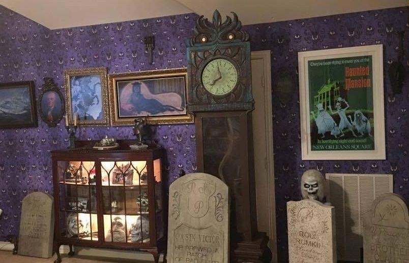 REAL Haunted Mansion Purple Wallpaper VERY RARE Disneyland Disney World 144