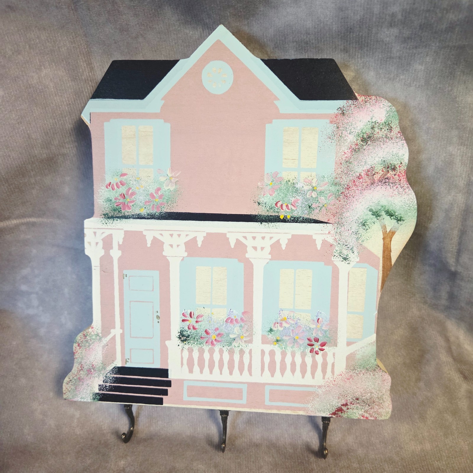 Shelia's Original Designs Wood Victorian House Wall Key Holder 3 Hooks Vintage