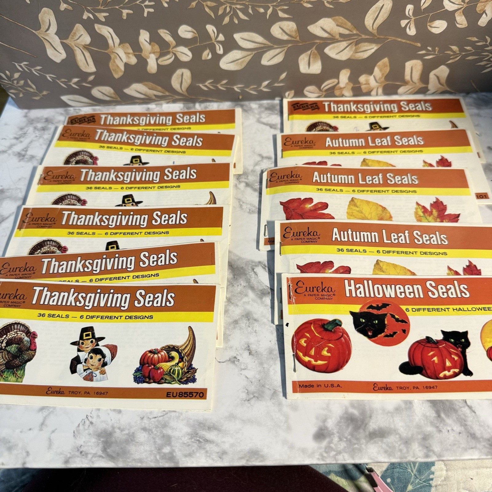 Vintage 1970\'s Eureka Thanksgiving Halloween Autumn Leaves Stickers Seals READ￼￼
