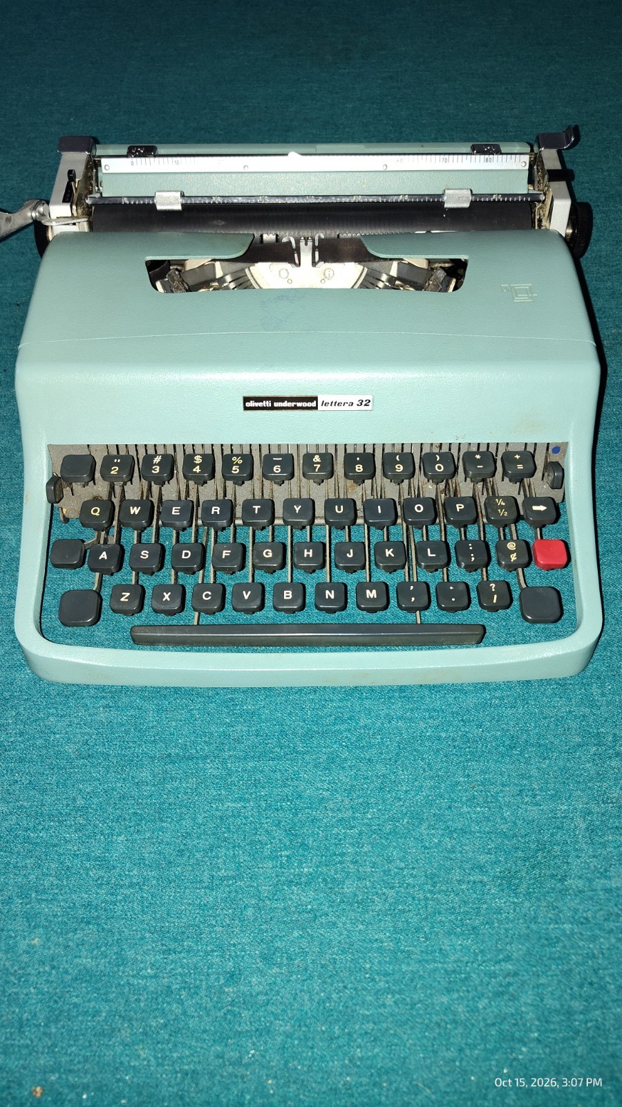 Olivetti Underwood Lettera 32 Typewriter, Made in Italy, Working with Case