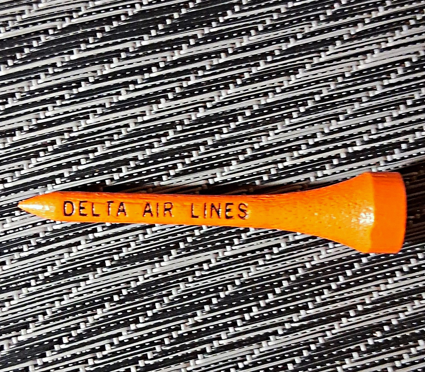 Delta Air Lines Orange Golf Tee Airline Collectible Item Delta Air Lines Orange Golf Tee Airline Collectible Item